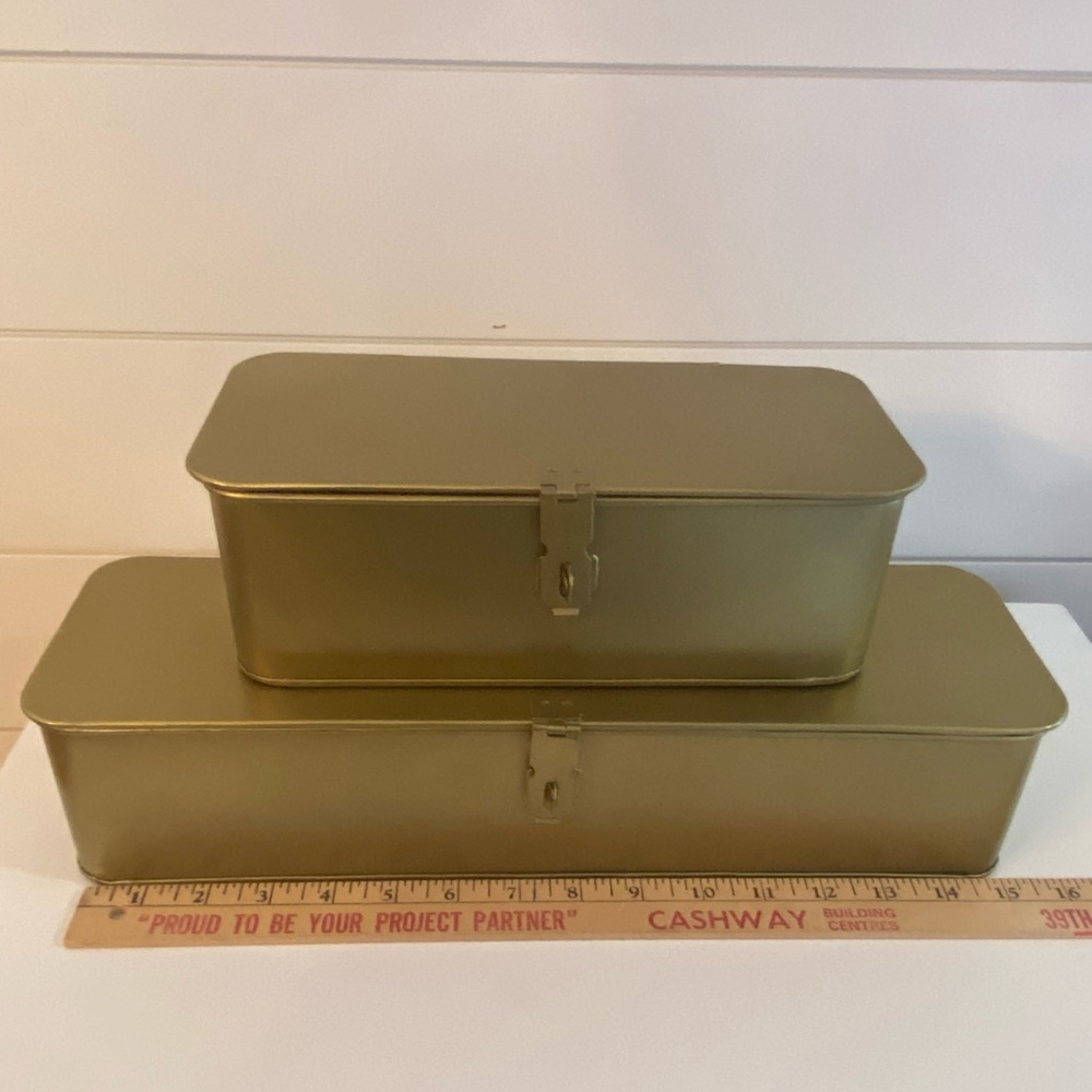 Hollywood Regency Set Of 2 Gold Metallic Tin Storage Box Containers With Latches - Picture 9 of 16